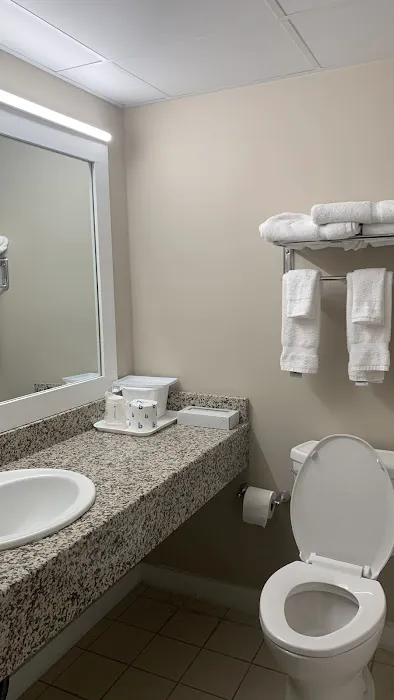 Baymont by Wyndham Latham Albany Airport 4
