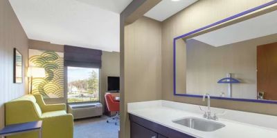 Hampton Inn & Suites Albany-Airport