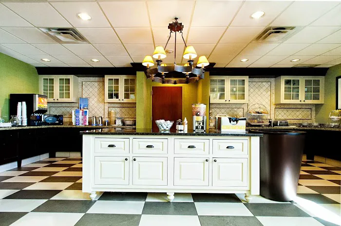 Hampton Inn & Suites Albany-Airport 4