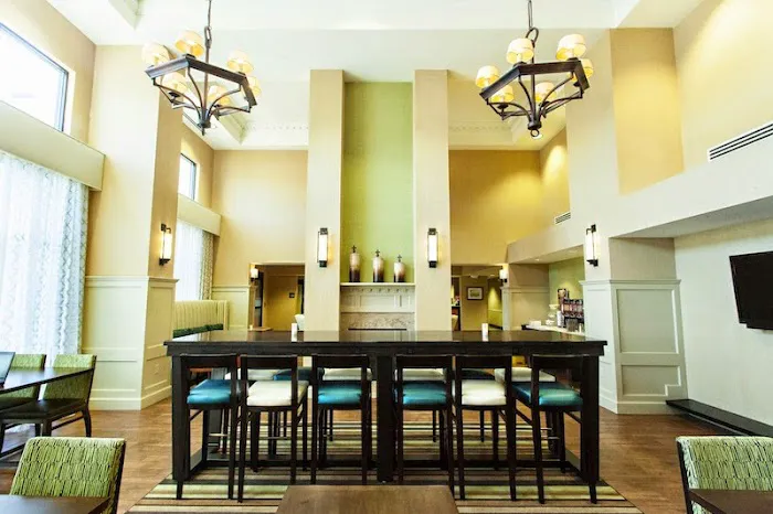 Hampton Inn & Suites Albany-Airport 4