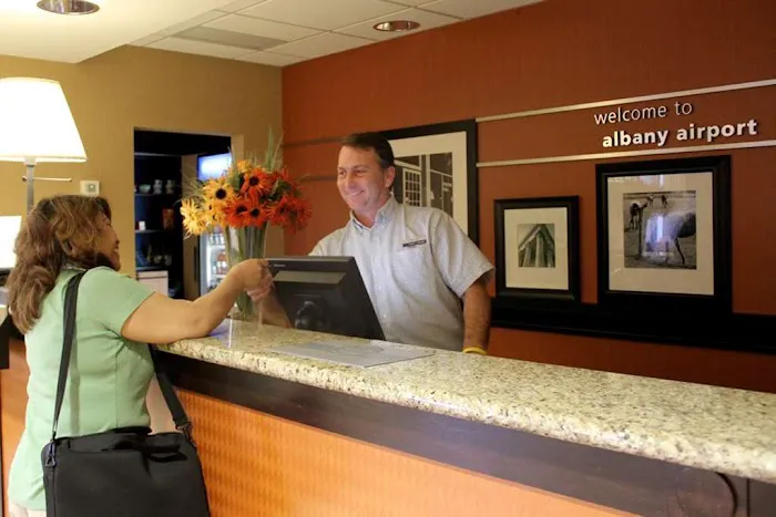 Hampton Inn & Suites Albany-Airport 4