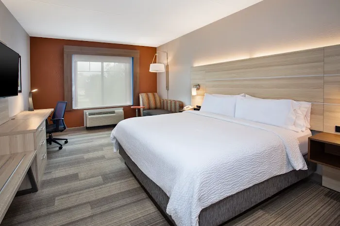 Holiday Inn Express & Suites Rochester Webster by IHG 4