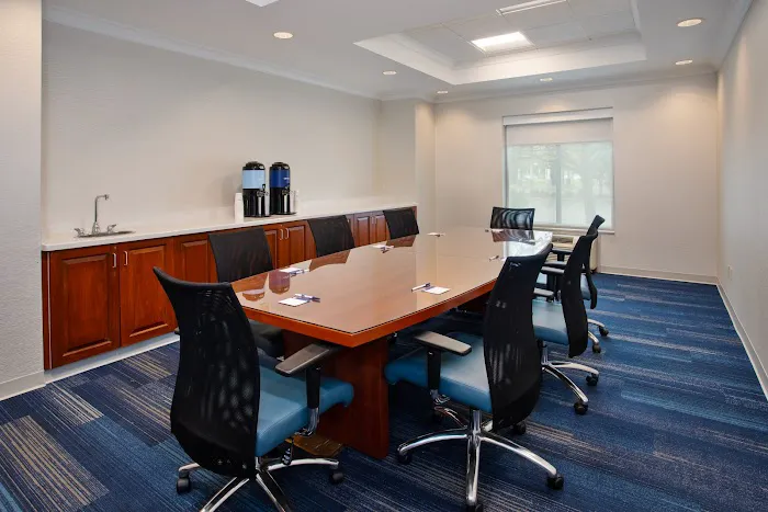 Holiday Inn Express & Suites Rochester Webster by IHG 4
