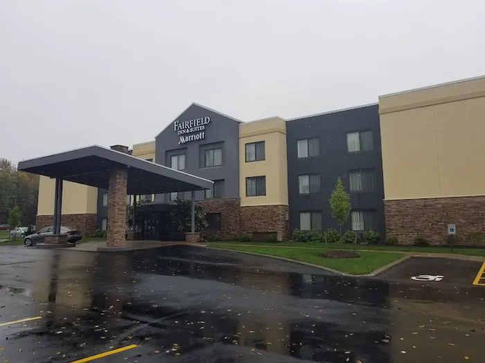 Fairfield Inn and Suites Rochester East 4