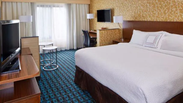 Fairfield Inn and Suites Rochester East 4