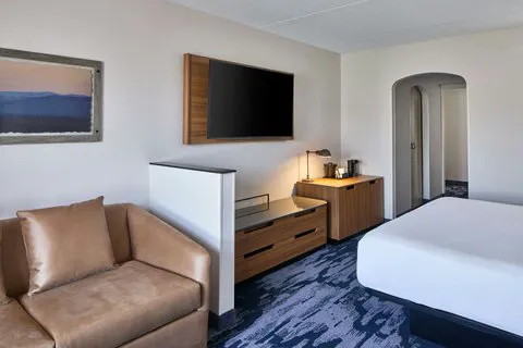 Fairfield Inn and Suites Rochester East 4