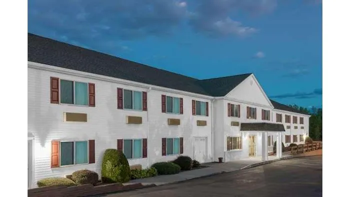 Super 8 by Wyndham Webster/Rochester 4