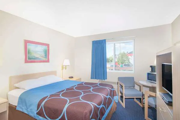Super 8 by Wyndham Webster/Rochester 4
