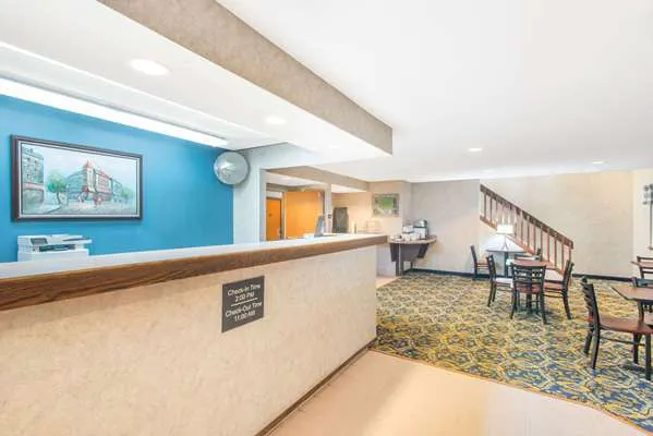 Super 8 by Wyndham Webster/Rochester 4