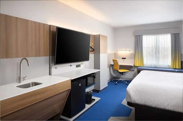 Microtel Inn & Suites by Wyndham Macedon 4
