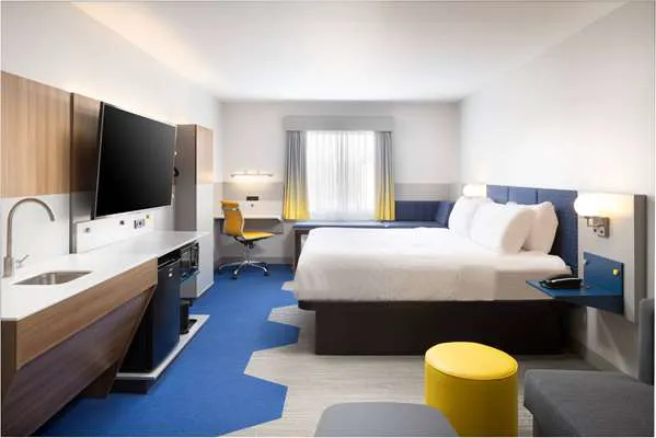 Microtel Inn & Suites by Wyndham Macedon 4