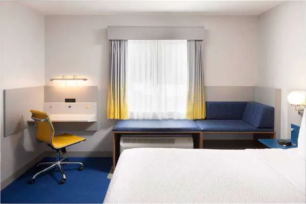 Microtel Inn & Suites by Wyndham Macedon 4