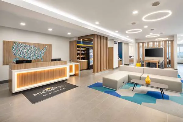 Microtel Inn & Suites by Wyndham Macedon 4
