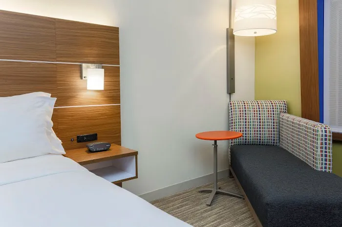 Holiday Inn Express Rochester NE - Irondequoit by IHG 5