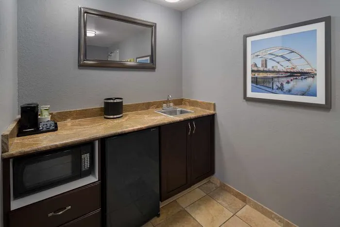 Hampton Inn Rochester-Irondequoit 5