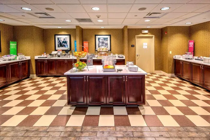 Hampton Inn Rochester-Irondequoit 5