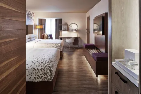 The Del Monte Lodge Renaissance Rochester Hotel & Spa 4