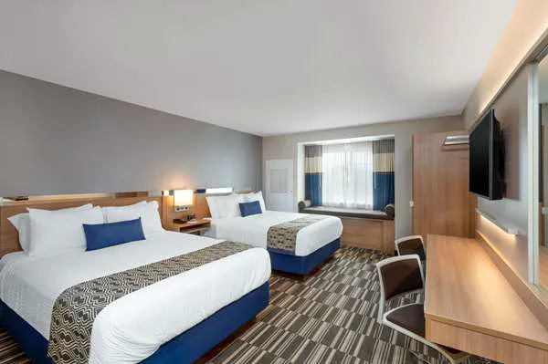 Microtel Inn & Suites by Wyndham Farmington 4
