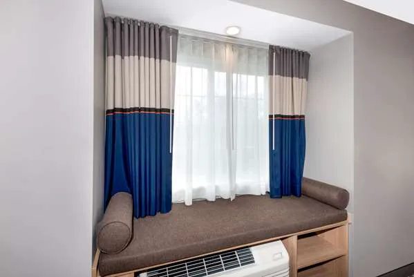 Microtel Inn & Suites by Wyndham Farmington 4