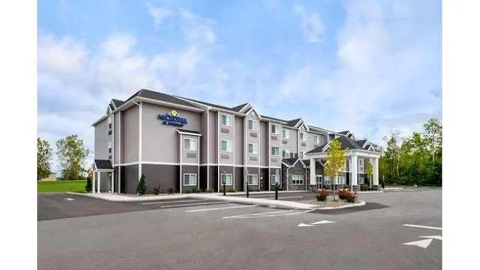Microtel Inn & Suites by Wyndham Farmington 4