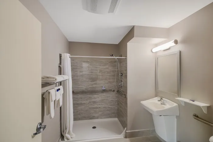 Americas Best Value Inn Farmington 4