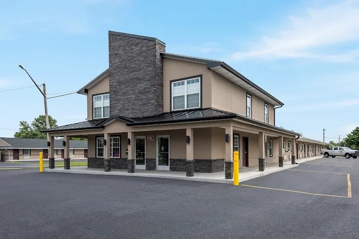 Americas Best Value Inn Farmington 4