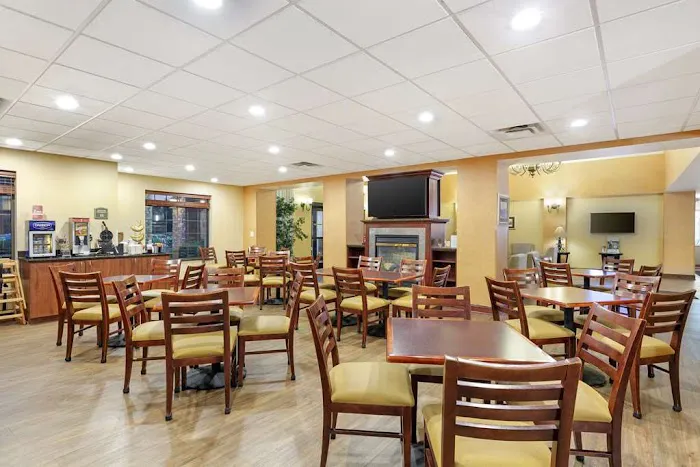 Best Western Plus Victor Inn & Suites 4