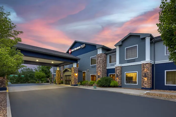 Best Western Plus Victor Inn & Suites 4