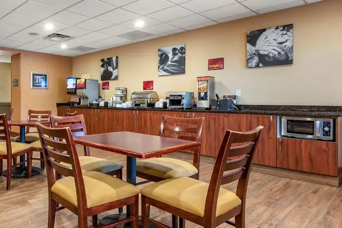 Best Western Plus Victor Inn & Suites 4