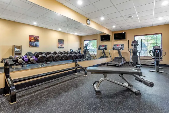 Best Western Plus Victor Inn & Suites 4