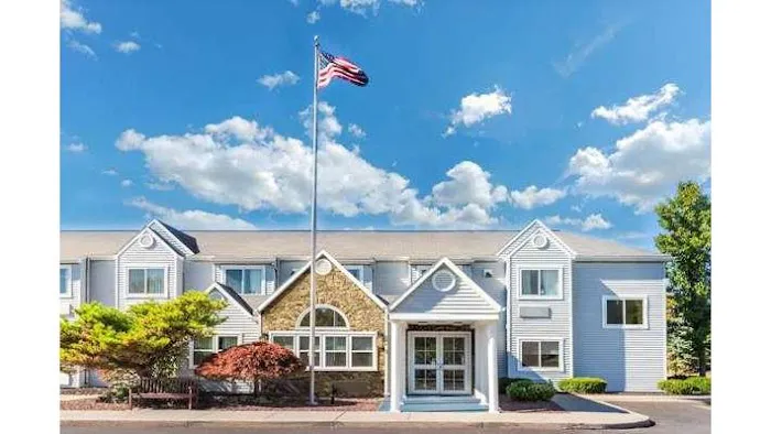 Microtel Inn & Suites by Wyndham Victor/Rochester 4