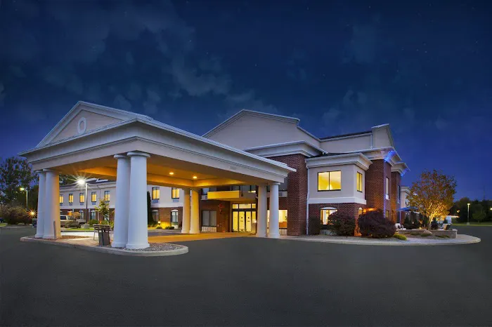 Holiday Inn Express & Suites Rochester-Victor by IHG 4