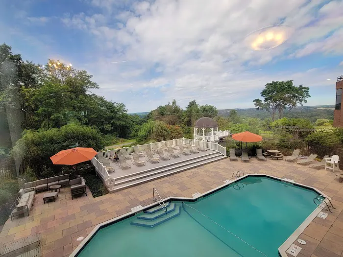 Woodcliff Hotel & Spa 4
