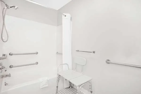 Super 8 by Wyndham Canandaigua 4