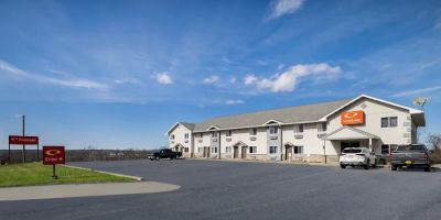 Econo Lodge Inn & Suites