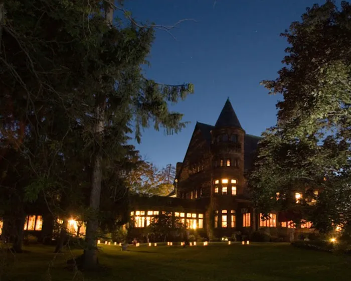 Belhurst Castle and Winery 4