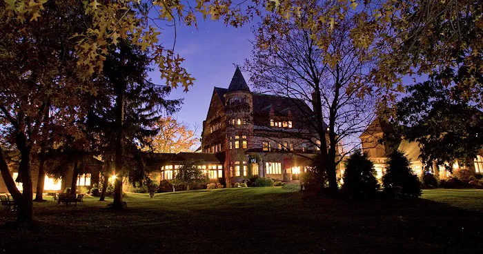 Belhurst Castle and Winery 4