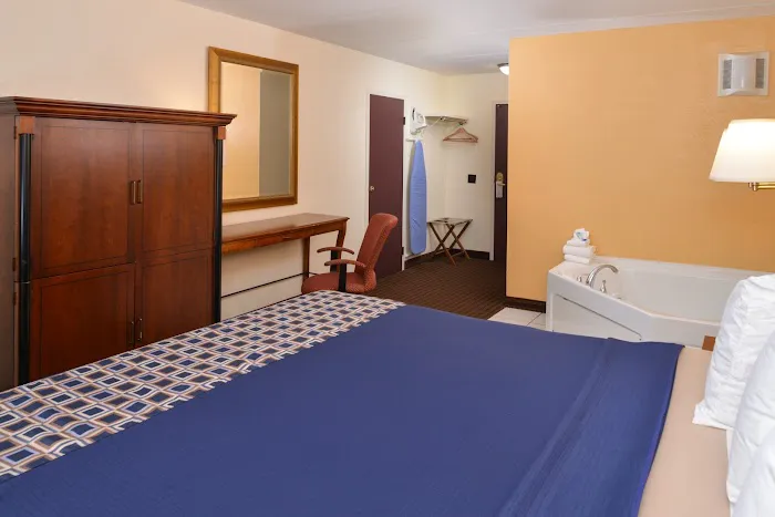Americas Best Value Inn Geneva 4