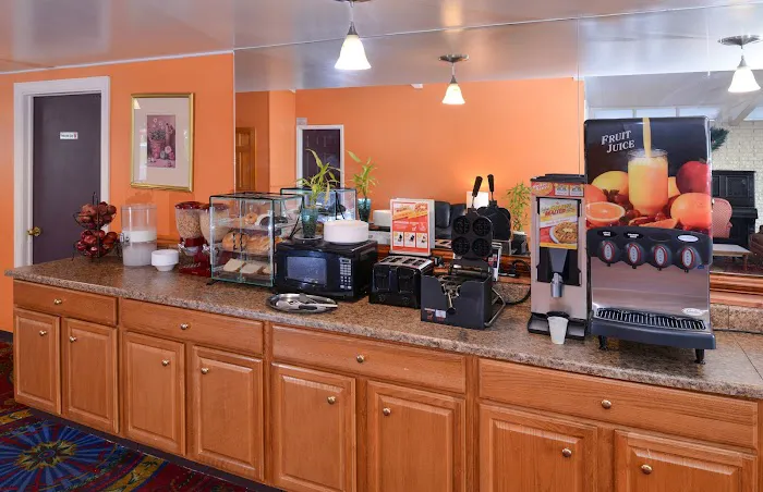 Americas Best Value Inn Geneva 4