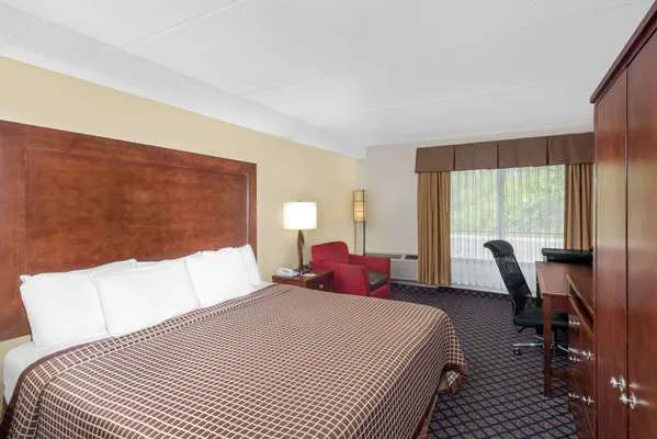 Days Inn by Wyndham Geneva/Finger Lakes 4