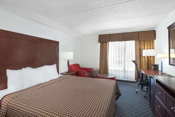 Days Inn by Wyndham Geneva/Finger Lakes 4