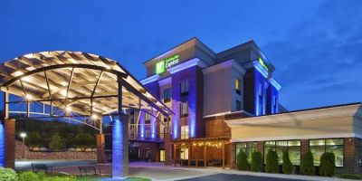 Holiday Inn Express & Suites Geneva Finger Lakes by IHG