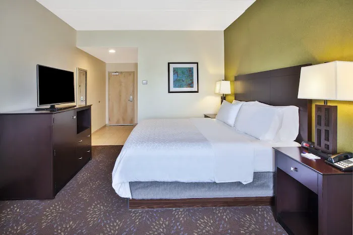 Holiday Inn Express & Suites Geneva Finger Lakes by IHG 4