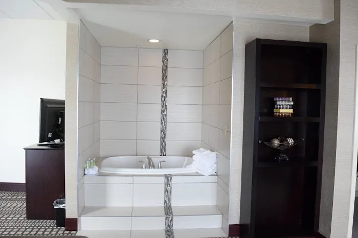 Holiday Inn Express & Suites Geneva Finger Lakes by IHG 4