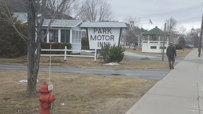 Park Motor Inn 4