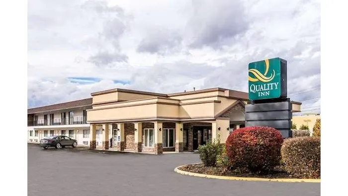 Quality Inn 4