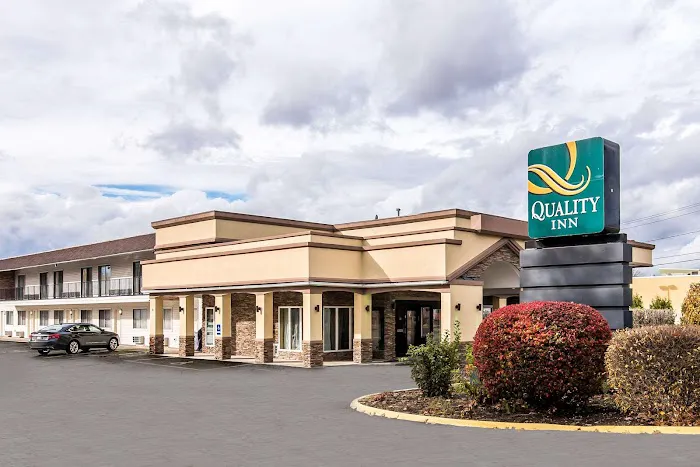 Quality Inn 4