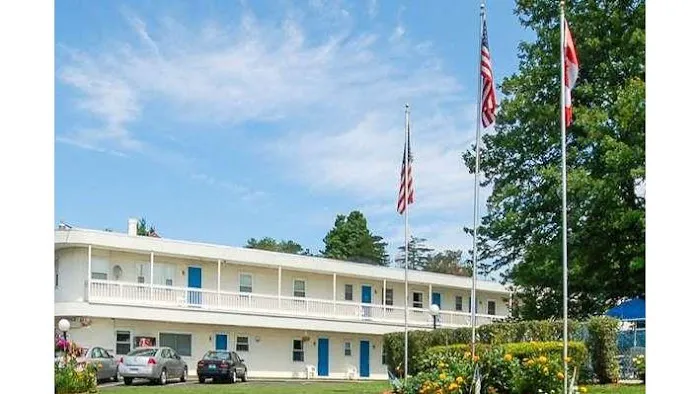 Rodeway Inn 4