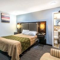 Econo Lodge Rutland City near Hwy 7 ico