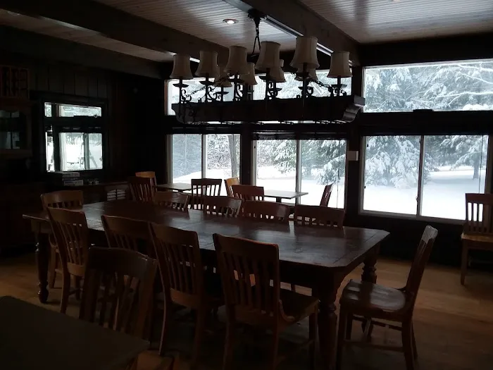 Christmas Tree Inn 4